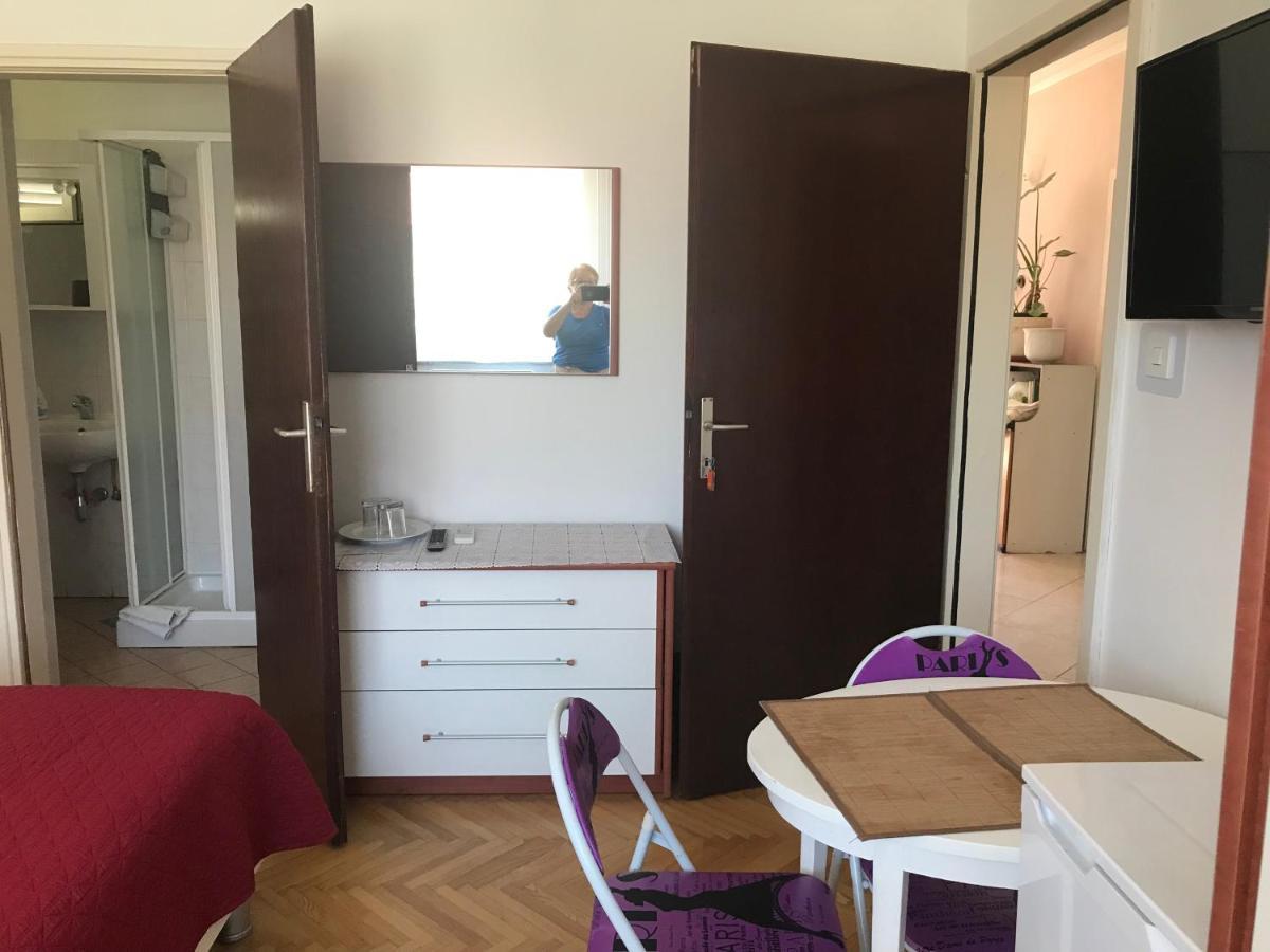 Apartment Sobe Stefanija *